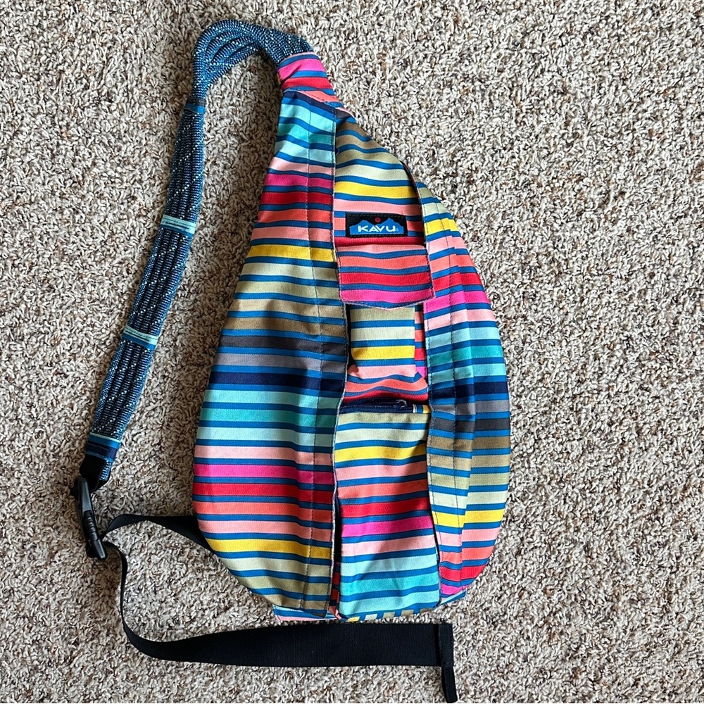 KAVU ROPE SLING STRIPED VERY NICE BAG VERY GOOD CONDITION